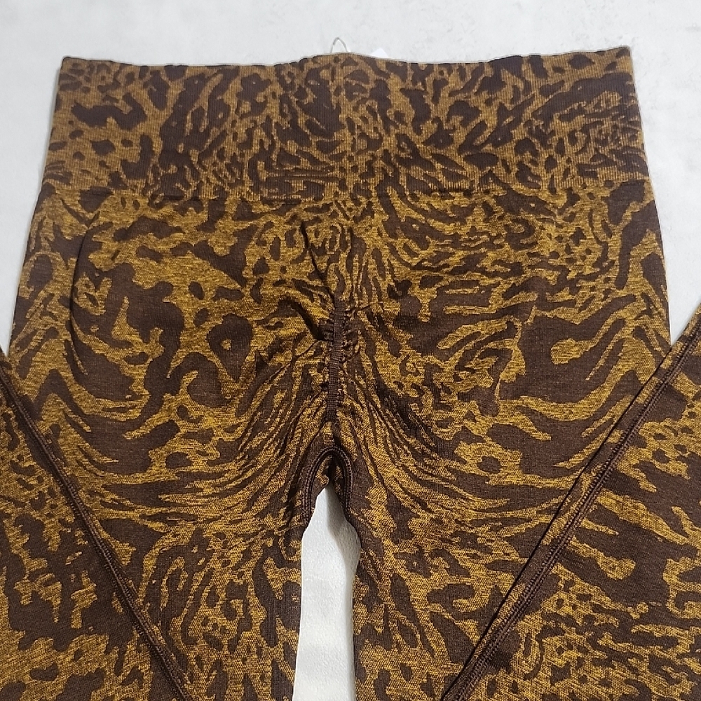 Gymshark Wild Patterned Leggings in Brown and Tan - Picture 5 of 9